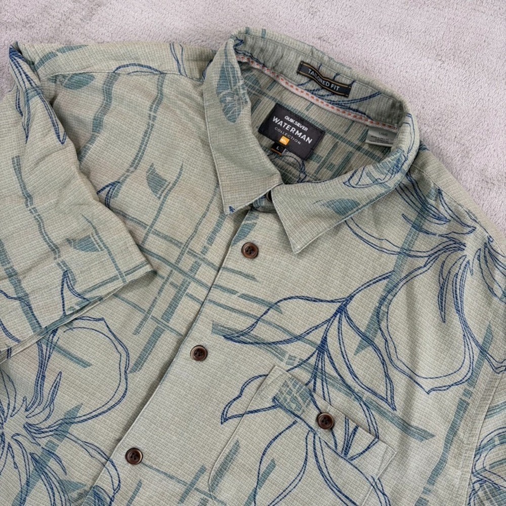 Quiksilver Waterman Tailored Fit Hawaiian Shirt in Multi Floral Men Large